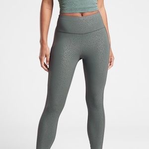 Athleta Ultimate Stash Pocket Embossed 7/8 Tight